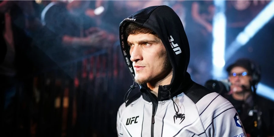 Американец из UFC назвал способного бойца побить Илию Топурию