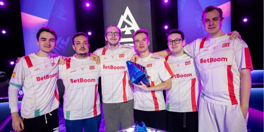 BetBoom Team обыграла Falcons и приблизилась к финалу турнира