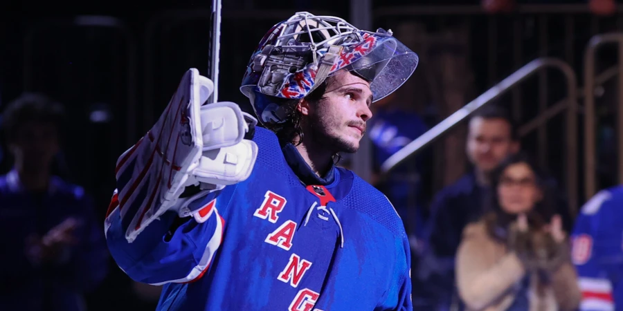 НХЛ. Нэшвилл Предаторз — Нью-Йорк Рейнджерс. Афиша для супербоевика: «Хищники» против «Рейнджеров». Прямая трансляция