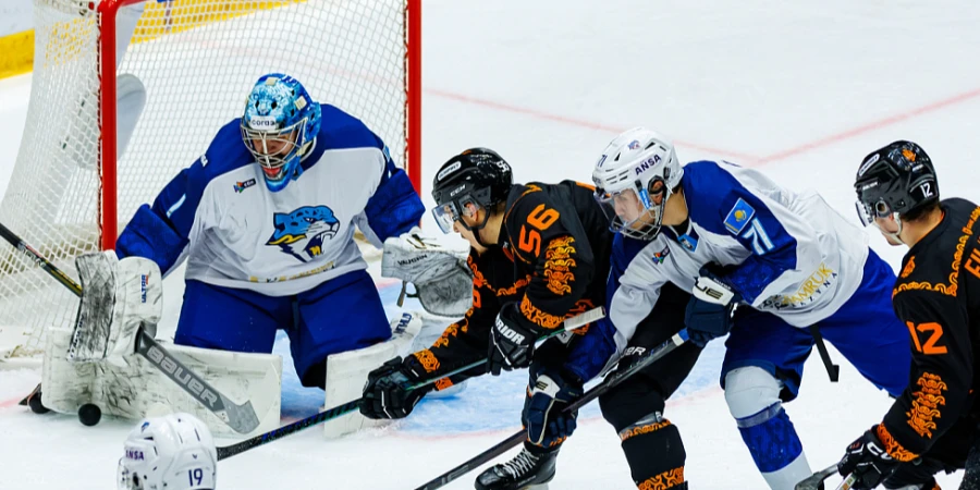 Вратарь «Барыса» рассказал о последних победах команды