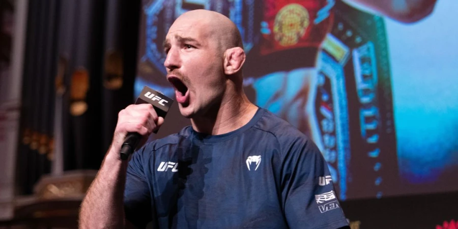 Топовый боец UFC сказал, когда повесит "перчатки на гвоздь"