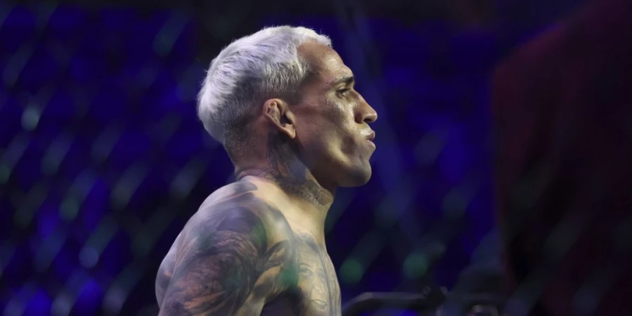 «Плакали не только мои близкие, но и тысячи людей». Экс-чемпион UFC, Оливейра — о поражении в титульном поединке