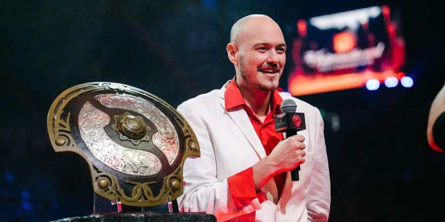 SirActionSlacks: «MidOne месяцами не играл — и теперь тащит MOUZ в одиночку»