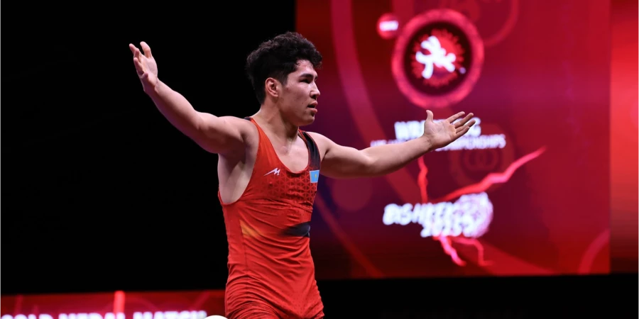 Казахстанский борец стал вице-чемпионом мира в 18-лет