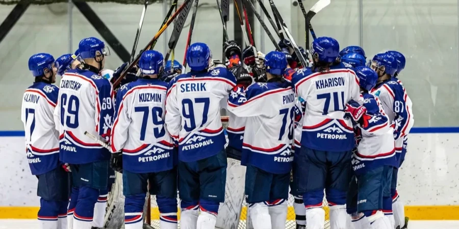 Чемпион забуксовал на старте серии плей-офф