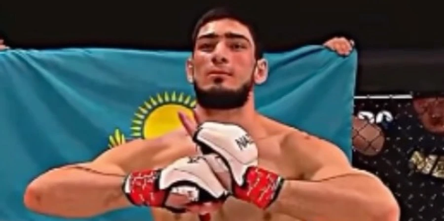 Два казахстанца выступят в главном карде UAE Warriors 62