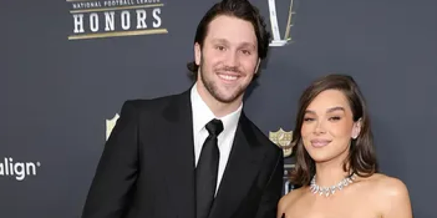 Джош Аллен и Хейли Стейнфельд впервые стали родителями