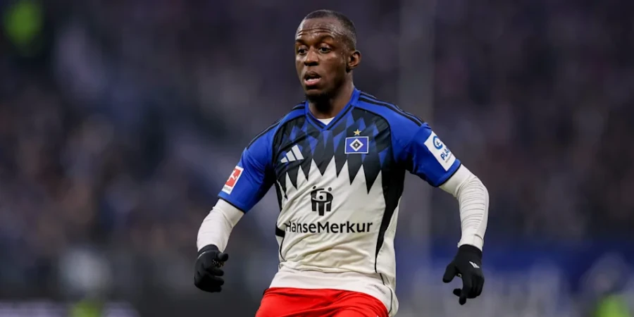 Домпе не первый раз чудит не по-детски в Гамбурге