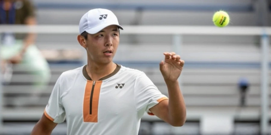 17-летний вундеркинд из Казахстана уверенно стартовал на Australian Open-2026