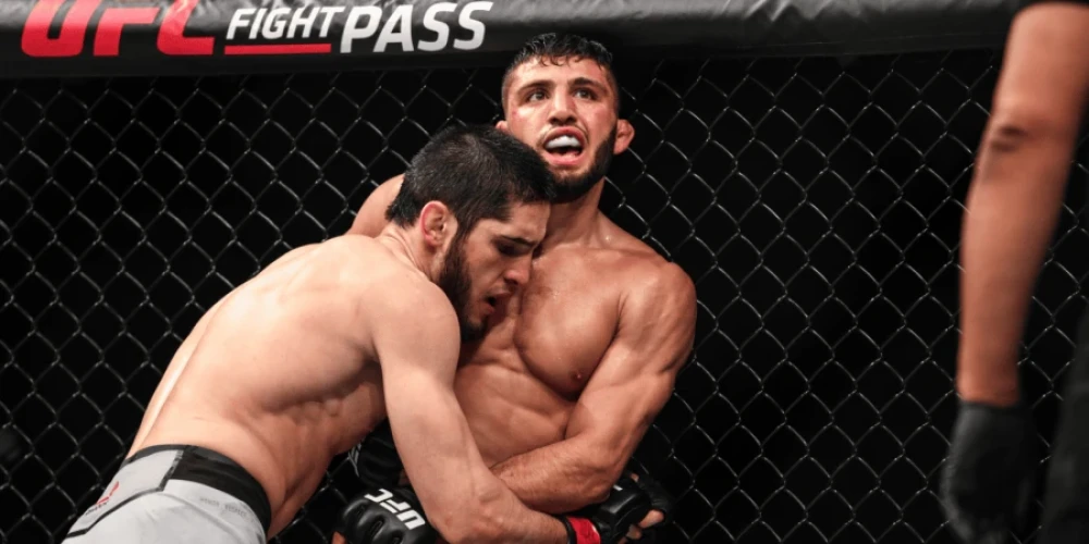 UFC чемпионы қаржылық мәселе маңызды емес екенін жеткізді