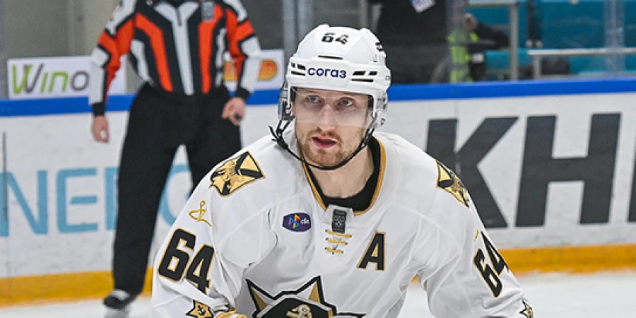 Бывшие и нынешние казахстанцы поучаствовали почти во всех шайбах матча КХЛ