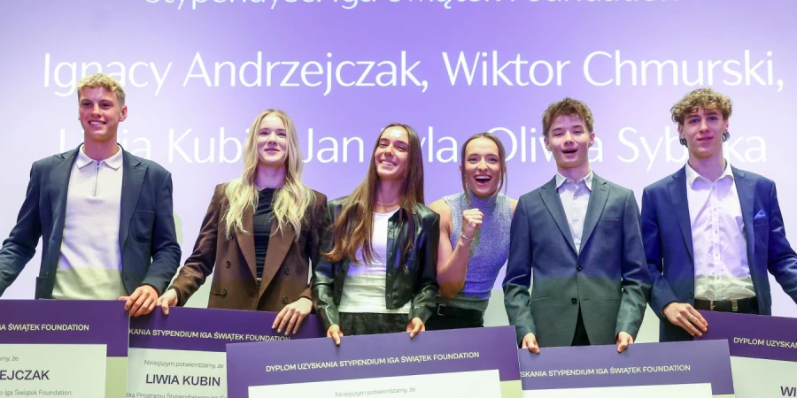 Ига Швёнтек вручила первые гранты стипендиатам своего фонда