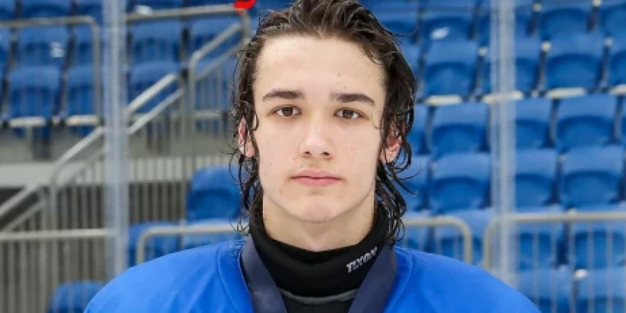 17-летний талант из Казахстана признан лучшим в российской лиге МХЛ