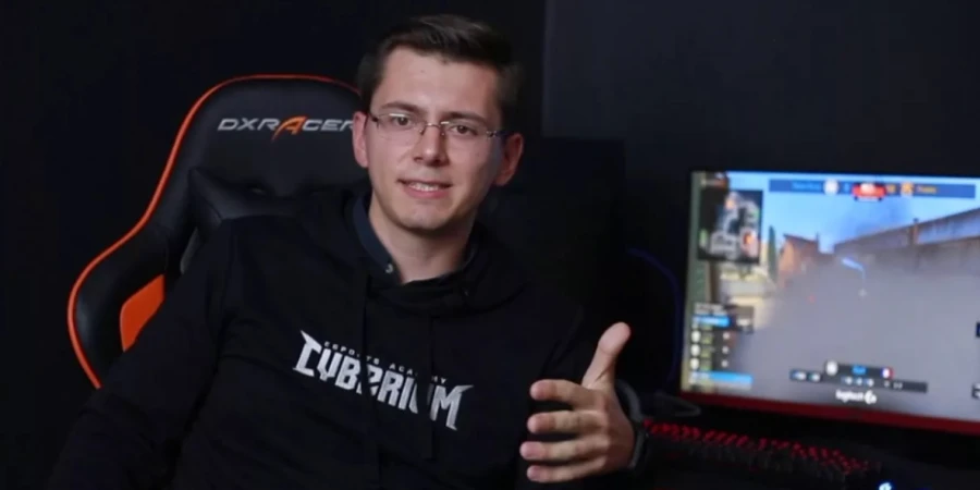 Анатолий clife Аверьков объяснил, почему игрокам стоит уделять внимание медиа-активности и работе с соцсетями