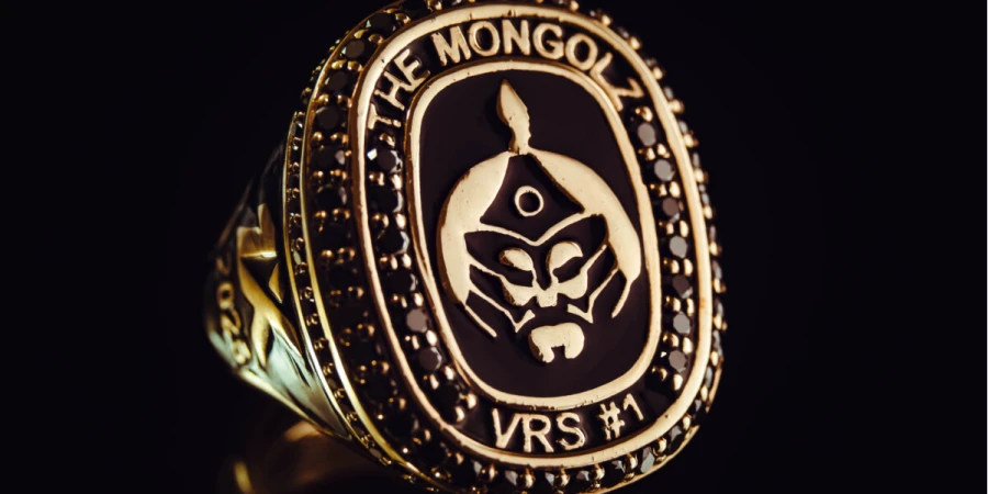 BanKs вручил игрокам The Mongolz кольца за лидерство в мировом рейтинге