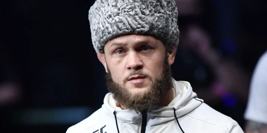 «Не верил»: выходец из Казахстана Рафаэль Физиев — о смене Исламом Махачевым дивизиона