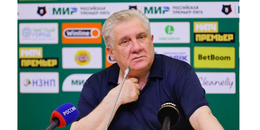 Лидер сборной Казахстана остался без главного тренера на решающий матч сезона