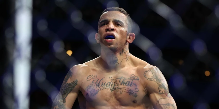 Топовый файтер из UFC пожертвовал боем с непобедимым ради титульного поединка
