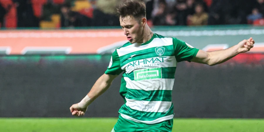 Двум казахстанцам на поле одновременно в Ахмате не место