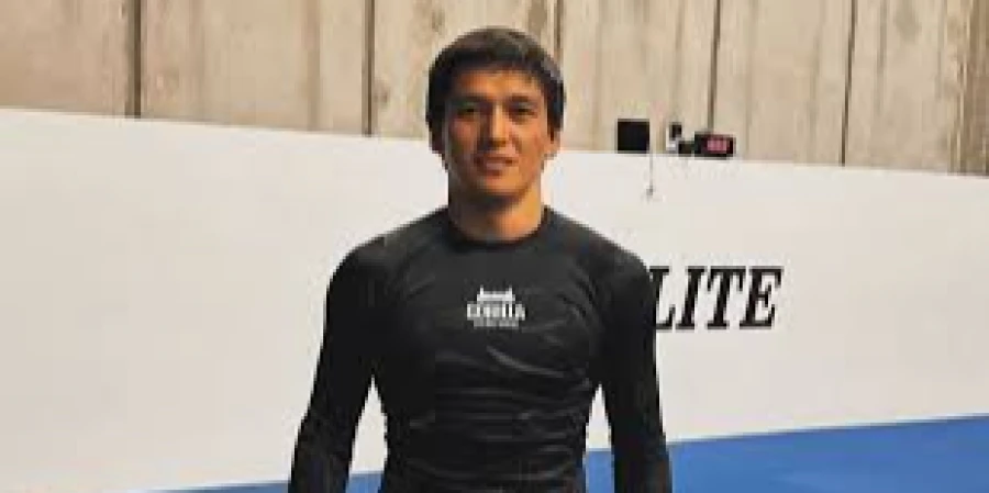 Эксперт разобрал стиль соперника Азата Максума перед UFC 321