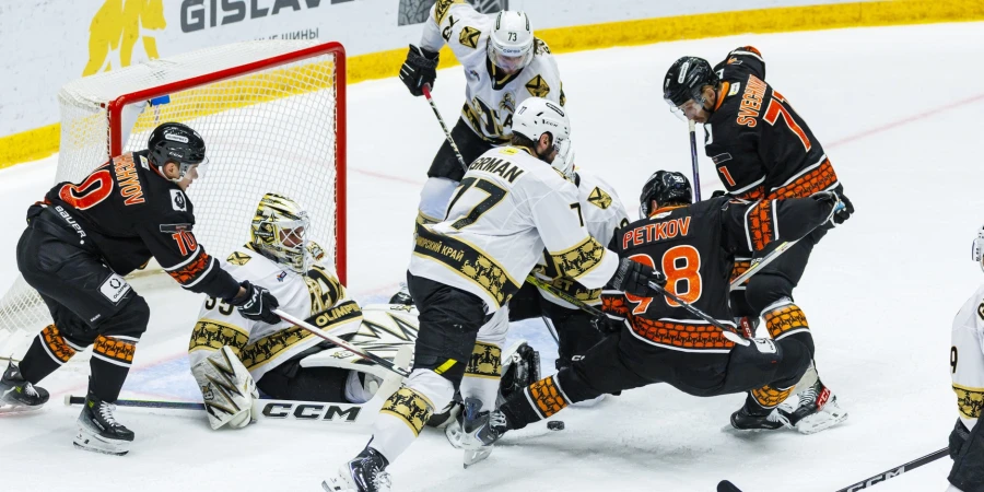 Дальневосточное дерби и разгром в Сочи