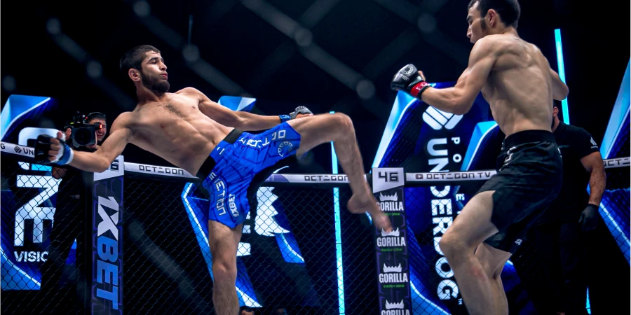 Казахстанский боец усыпил узбекского файтера в OCTAGON