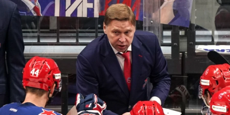 Казахстанский тренер Корешков высказался о совместной работе с молодым наставником в клубе КХЛ