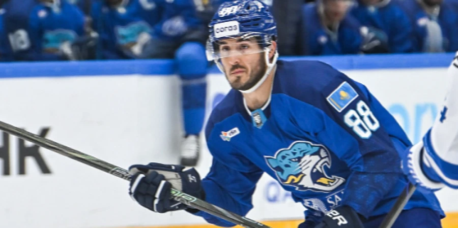 В «Барысе» нашелся свой "бильярдист". Видео