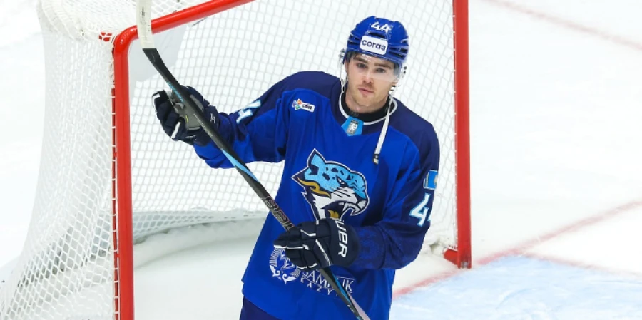 Райли Уол затыкает в КХЛ за пояс бомбардиров из форвардов