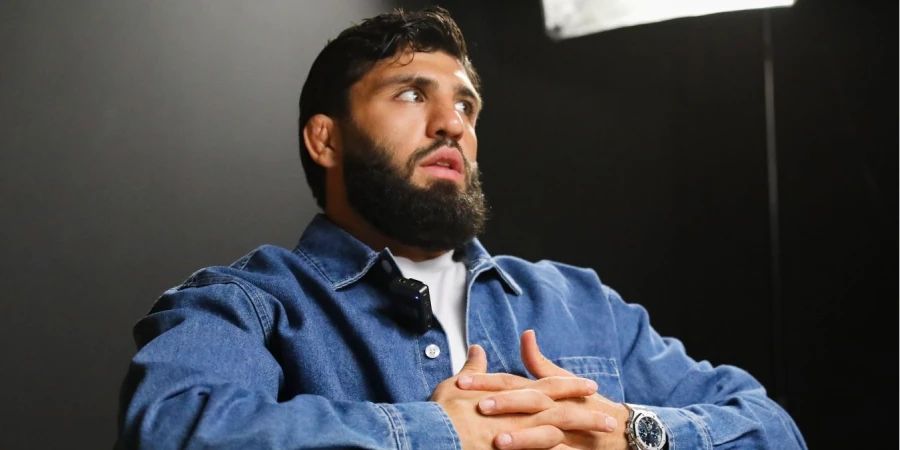 Топовый боец UFC легкого веса сообщил, что в межсезонье весит более 87 кг