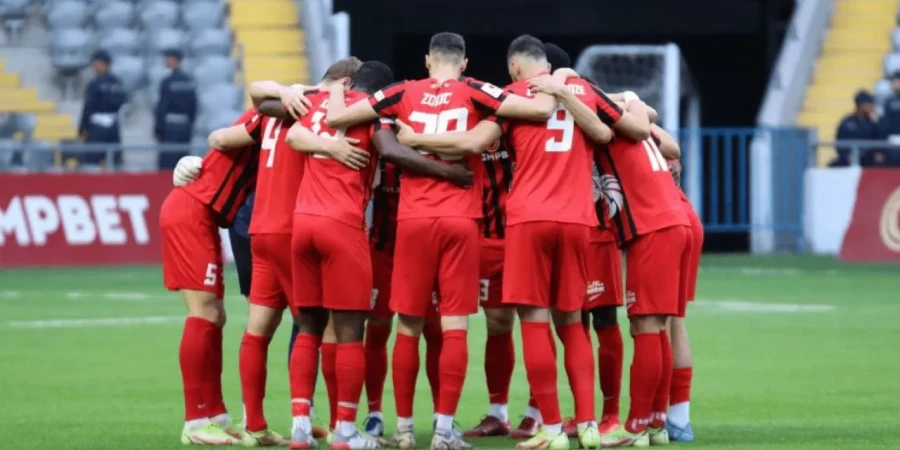 «Қайсар» жеті футболшымен қоштасты