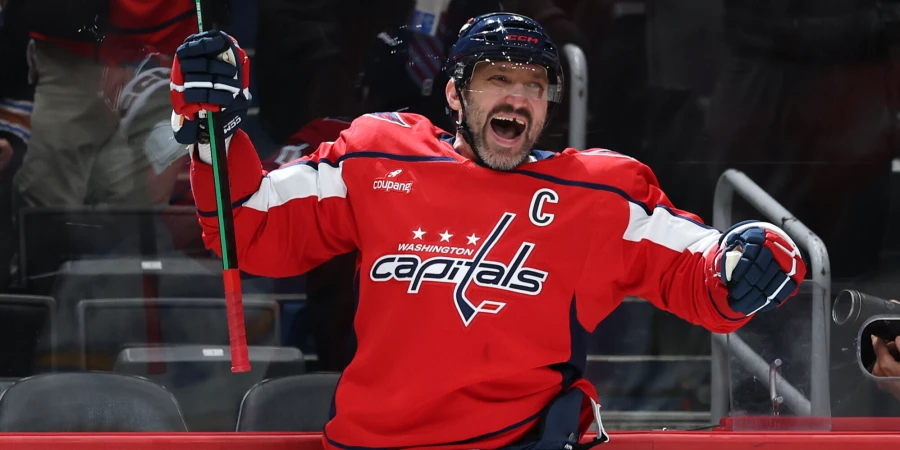 НХЛ. Вашингтон Кэпиталз — Торонто Мэйпл Лифс. Овечкин идет за рекордом Гретцки и тысячей голов. Прямая трансляция