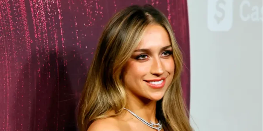 Канадские фанаты разнесли певицу за поддержку США