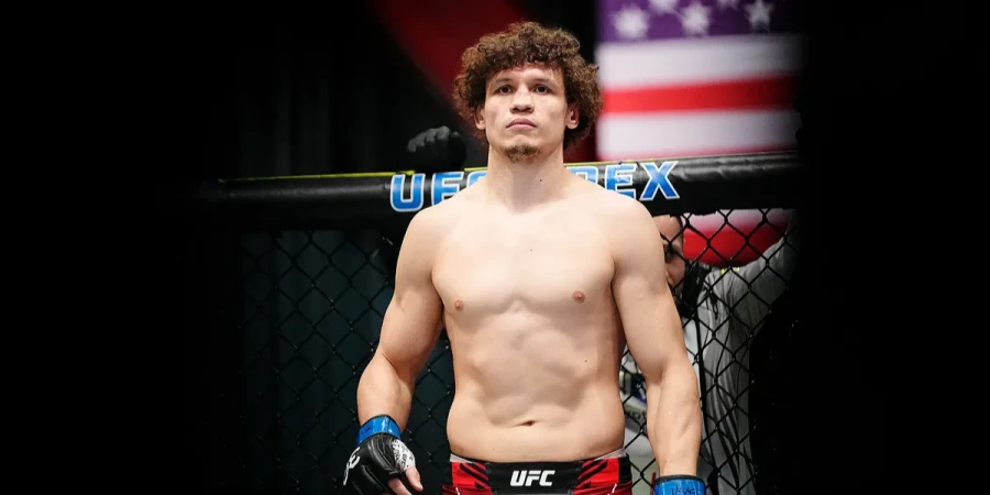 Российский нокаутер проиграл бразильцу на турнире UFC 322