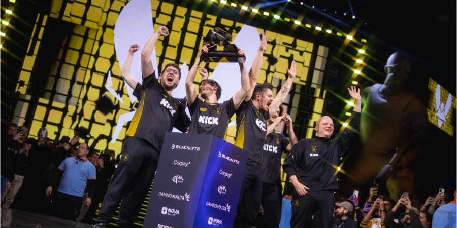 Vitality разгромили NAVI в финале BLAST Open Rotterdam