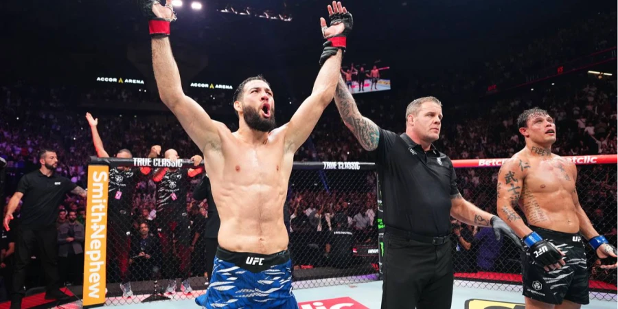 Чемпион UFC Хамзат Чимаев отреагировал на победу Имавова в главном бою UFC в Париже