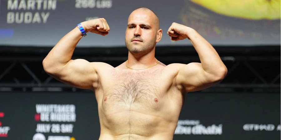 Боец с рекордом 7-1 в UFC исключен из ростера