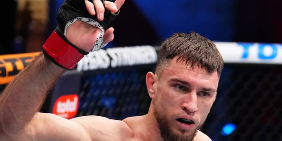 Веретенников сверхубедительно выиграл пятый бой в UFC