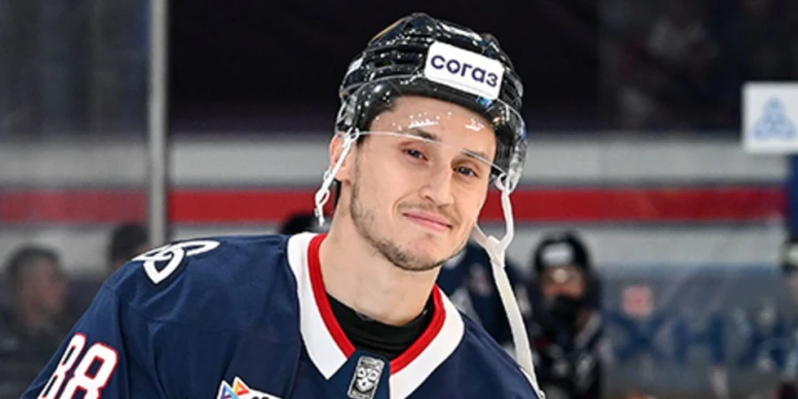 «Нефтехимик» перезаключил контракт с Дамиром Жафяровым