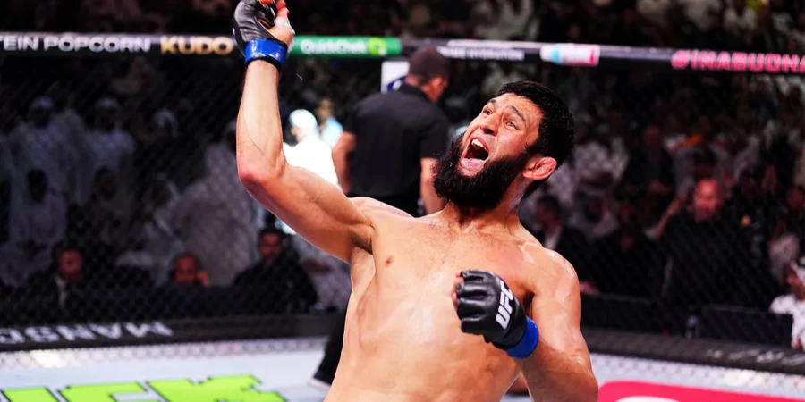 Экс-чемпион UFC попросил прощения у Хамзата Чимаева