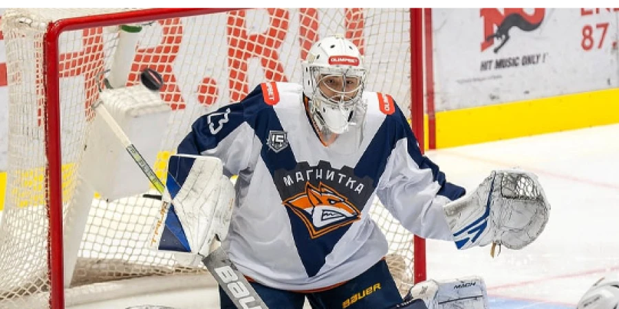 Вратарь сборной Казахстана помог российскому клубу одержать победу в ВХЛ
