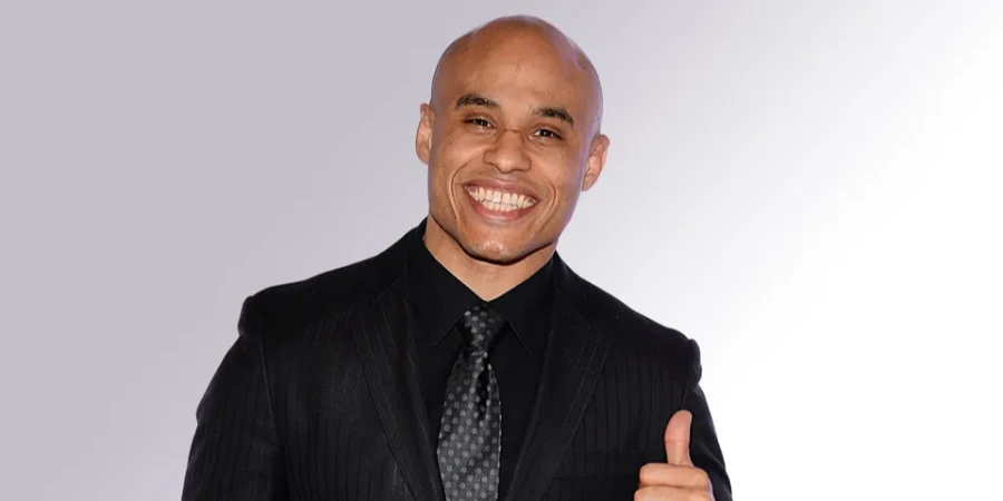 Менеджер Махачева из США возмущен словами Топурии