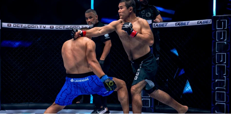 Қазақстандық файтер мерзімінен бұрын жеңіске жетті. Видео