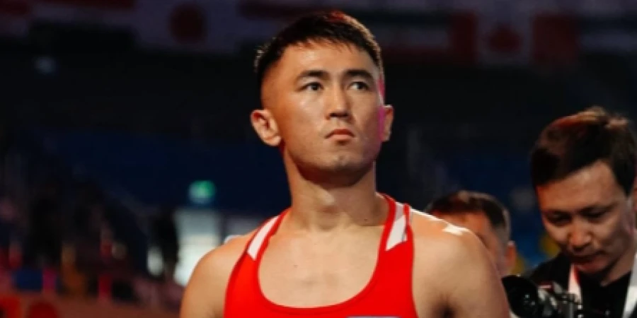 Казахстанский боксер Жексен уверенно провёл стартовый бой на чемпионате мира