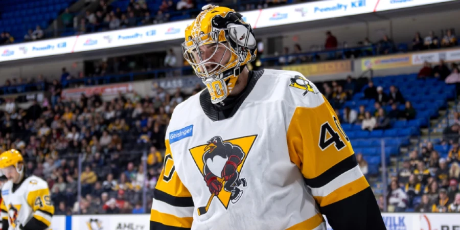 Казахстанский вратарь повесил замок на свои ворота