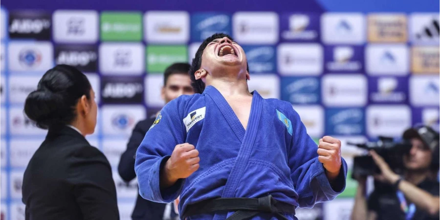 Адильжан Жаудинов завоевал золото чемпионата мира в Эквадоре