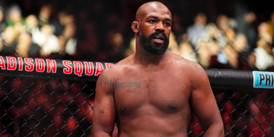 Легенда UFC попал на видео после опасного маневра