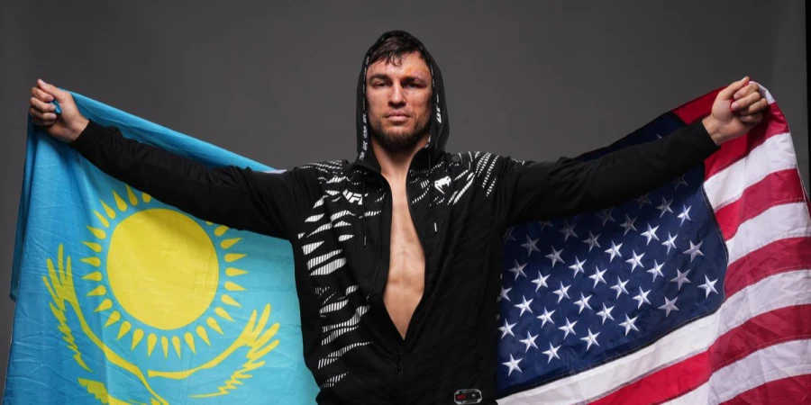 Казахстанский боец нокаутировал соперника и забрал уникальный бонус на турнире UFC в Лас-Вегасе