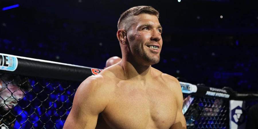Дю Плесси сделал прогноз на реванш Анкалаева и Перейры на UFC 320