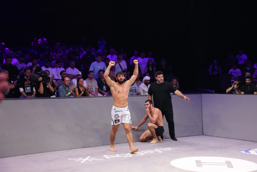 Боец UFC Царукян показал уникальную тренировку на высоте 10 000 метров. Видео